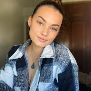 Meet your Posher, Анна